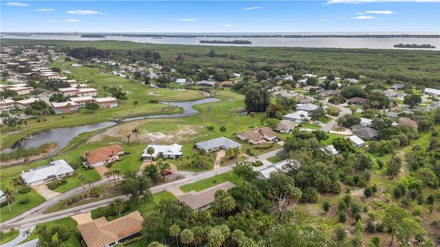 8 Forest Park Drive, Vero Beach, FL 32962