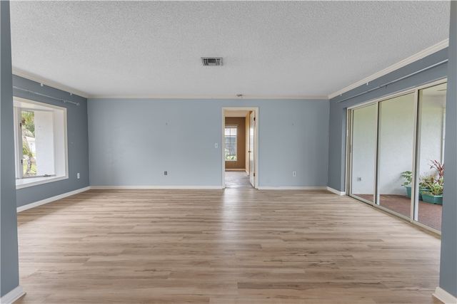 8 Forest Park Drive, Vero Beach, FL 32962