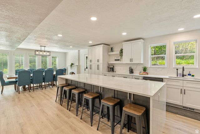 198 OAKWOOD DR, Layton, UT 84040