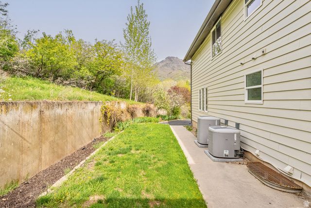 198 OAKWOOD DR, Layton, UT 84040