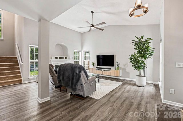 6752 Allness Glen Lane, Charlotte, NC 28269