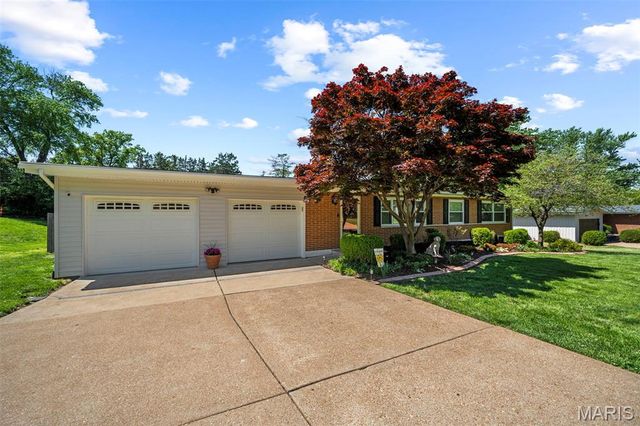 14 Bal Harbour Drive, St Louis, MO 63146
