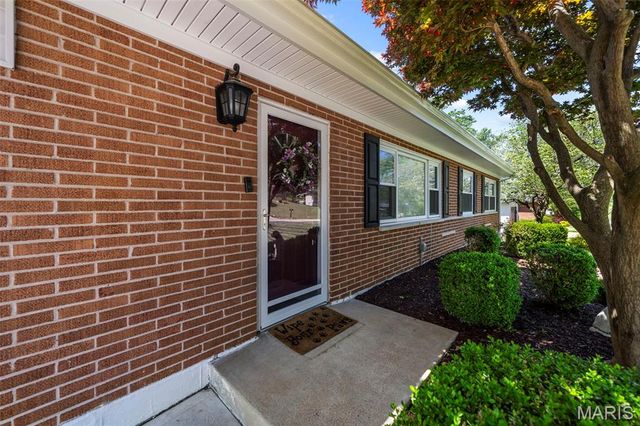 14 Bal Harbour Drive, St Louis, MO 63146