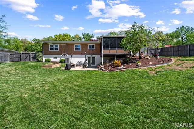 14 Bal Harbour Drive, St Louis, MO 63146