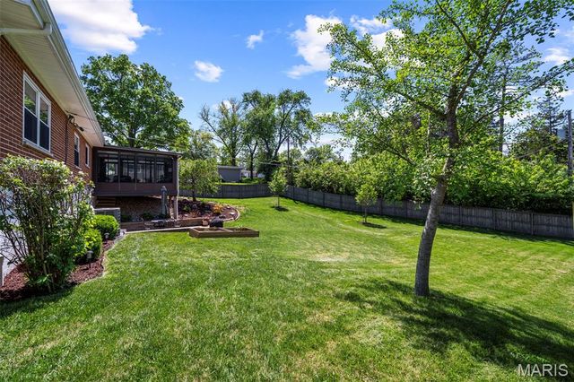 14 Bal Harbour Drive, St Louis, MO 63146