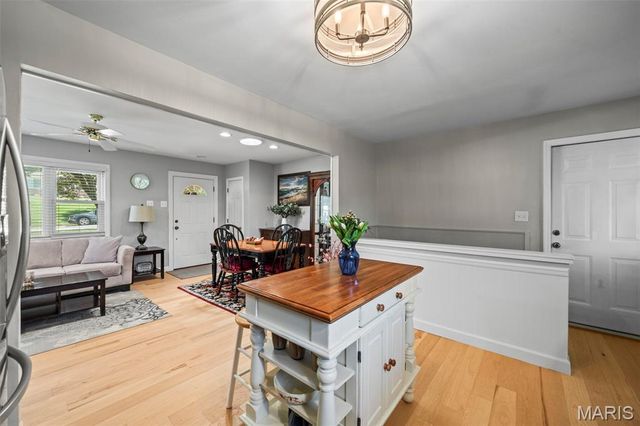 14 Bal Harbour Drive, St Louis, MO 63146