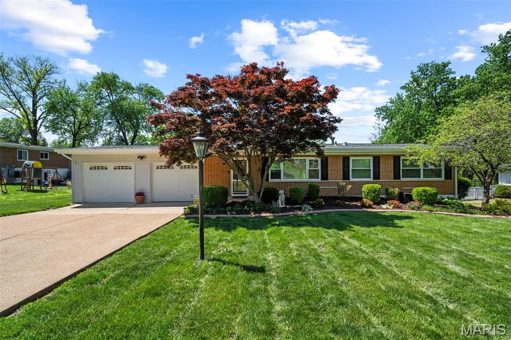 14 Bal Harbour Drive, St Louis, MO 63146