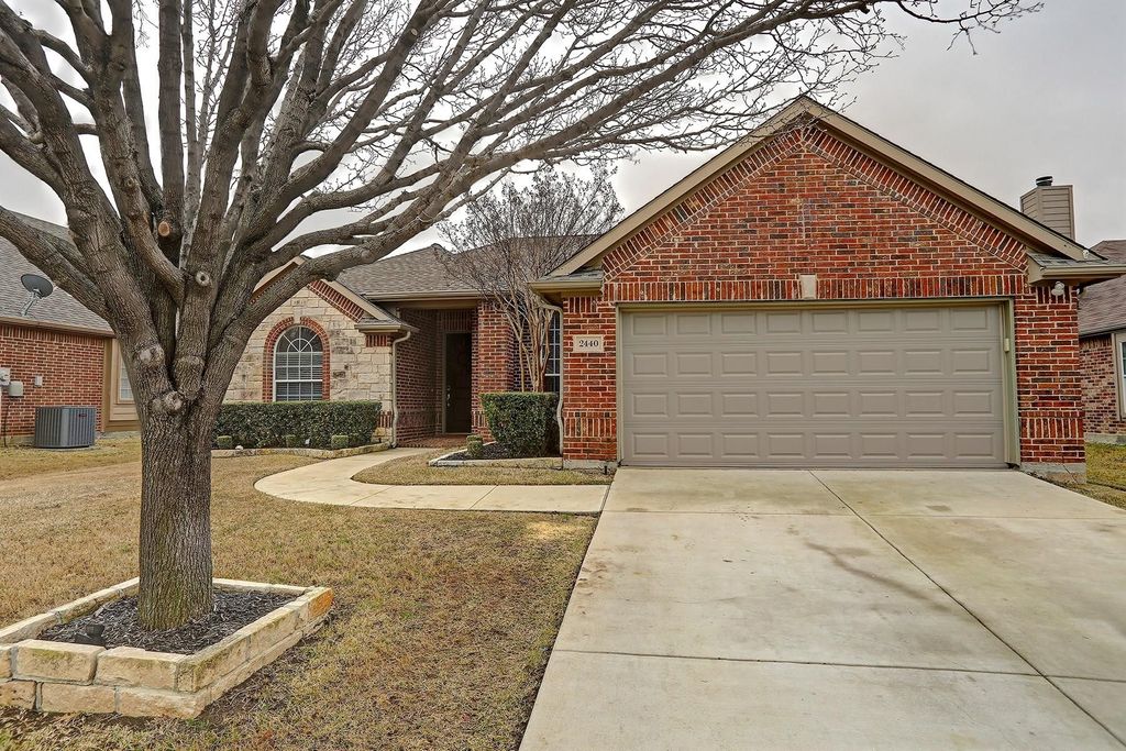 2440 Deerwood Drive, Little Elm, TX 75068