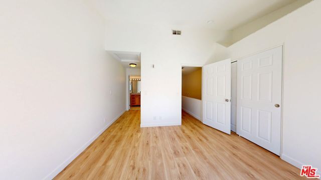 18347 Saticoy Street 31, Los Angeles, CA 91335