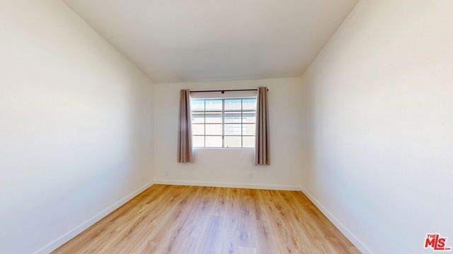 18347 Saticoy Street 31, Los Angeles, CA 91335
