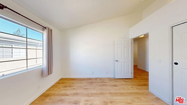 18347 Saticoy Street 31, Los Angeles, CA 91335