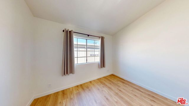 18347 Saticoy Street 31, Los Angeles, CA 91335