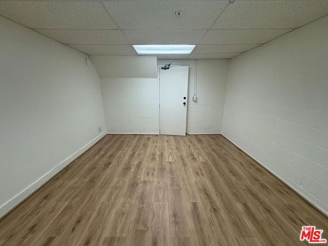 18347 Saticoy Street 31, Los Angeles, CA 91335