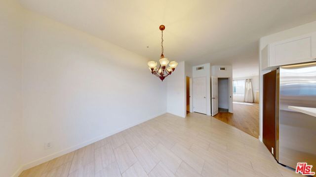 18347 Saticoy Street 31, Los Angeles, CA 91335