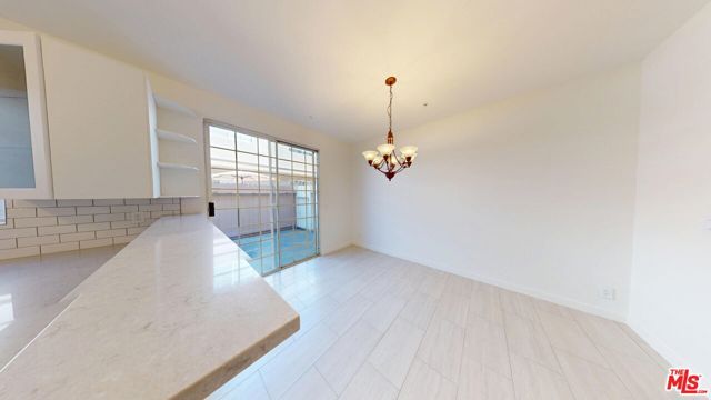 18347 Saticoy Street 31, Los Angeles, CA 91335