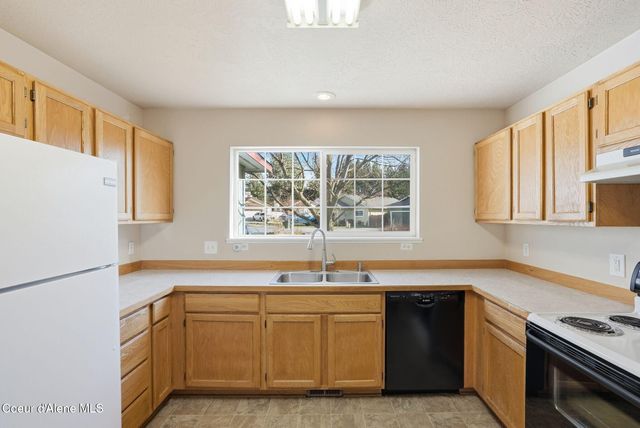 806 W Yarrow Ct, Post Falls, ID 83854