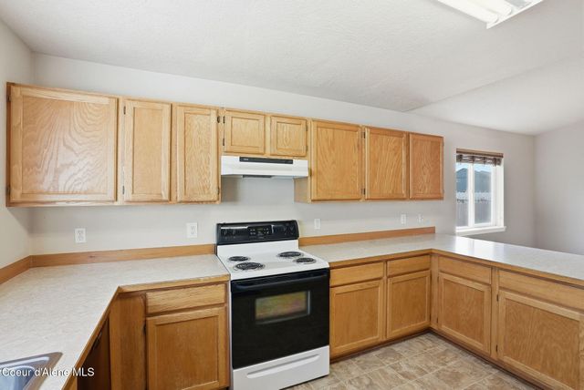 806 W Yarrow Ct, Post Falls, ID 83854