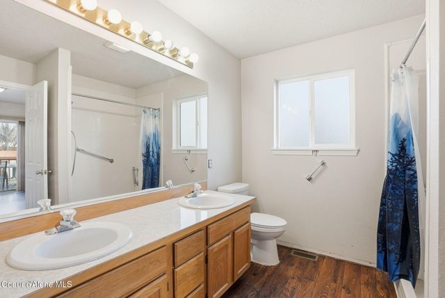 806 W Yarrow Ct, Post Falls, ID 83854