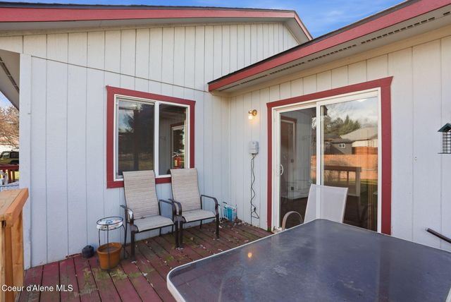 806 W Yarrow Ct, Post Falls, ID 83854