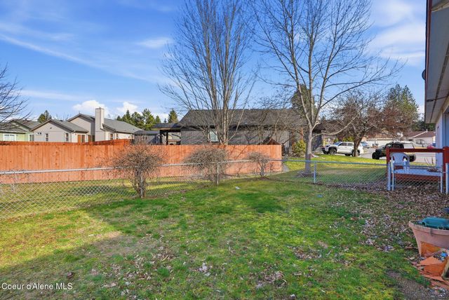 806 W Yarrow Ct, Post Falls, ID 83854