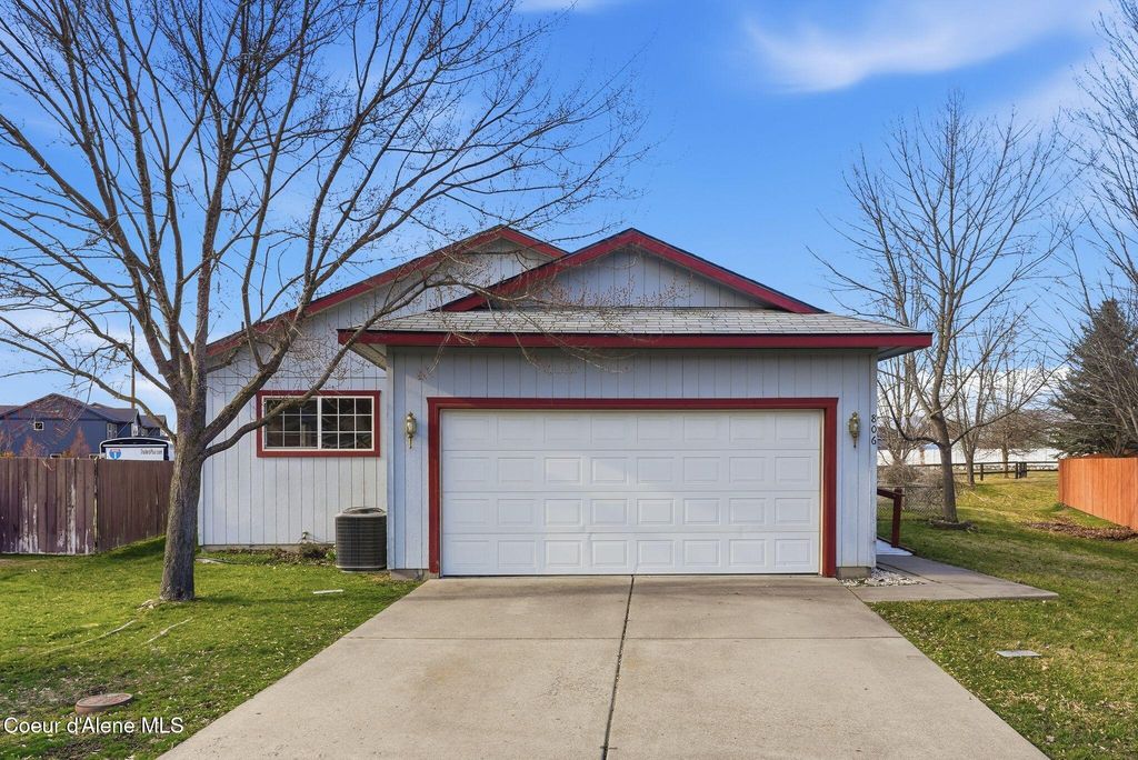 806 W Yarrow Ct, Post Falls, ID 83854