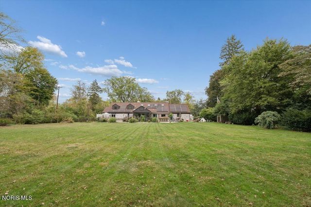 4545 Indian Road, Ottawa Hills, OH 43615
