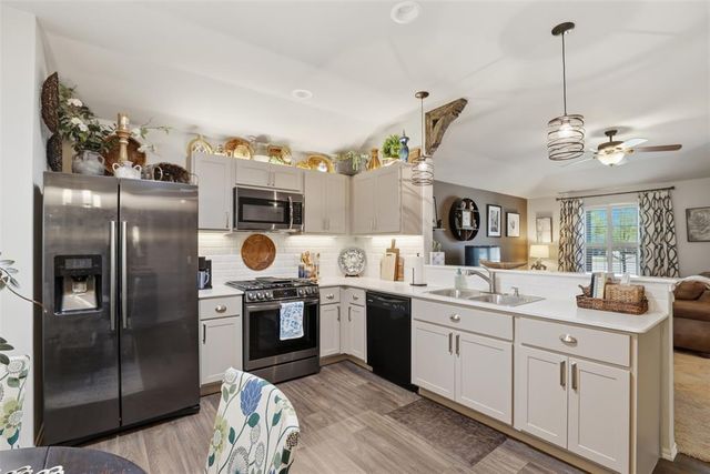 1895 Sussex Street, Newcastle, OK 73065