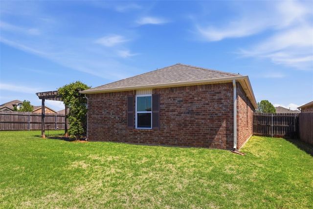 1895 Sussex Street, Newcastle, OK 73065