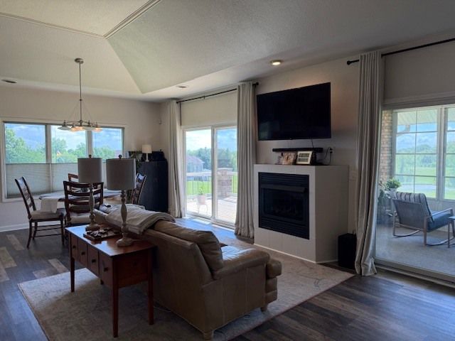 148 Virginia Drive B, Makanda, IL 62958