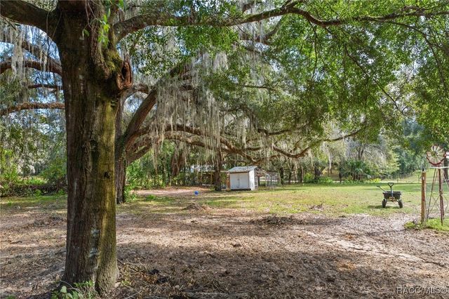 8737 S Rock Point, Floral City, FL 34436