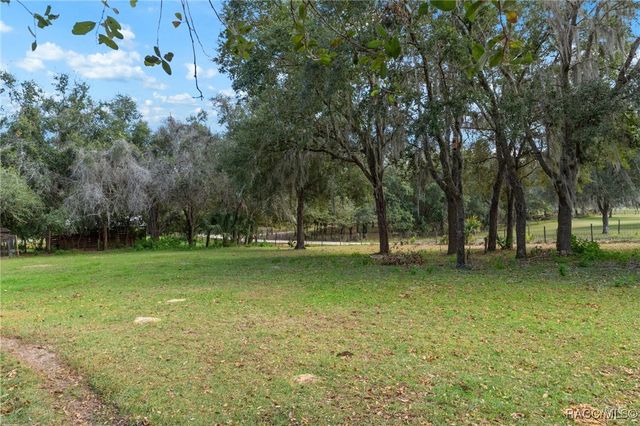 8737 S Rock Point, Floral City, FL 34436