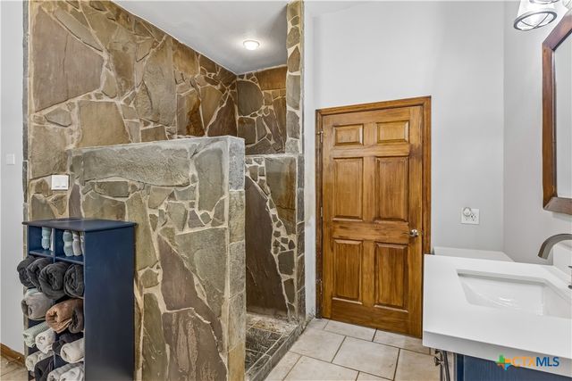 341 Windmill Hill, Salado, TX 76571