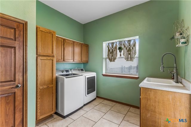 341 Windmill Hill, Salado, TX 76571
