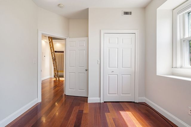 10 Beacon St 3, Chelsea, MA 02150