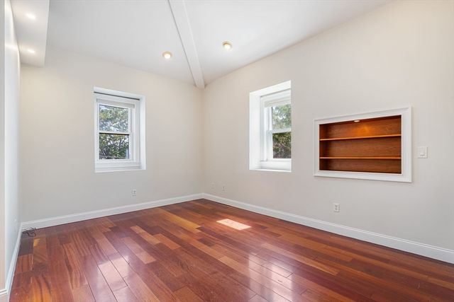 10 Beacon St 3, Chelsea, MA 02150