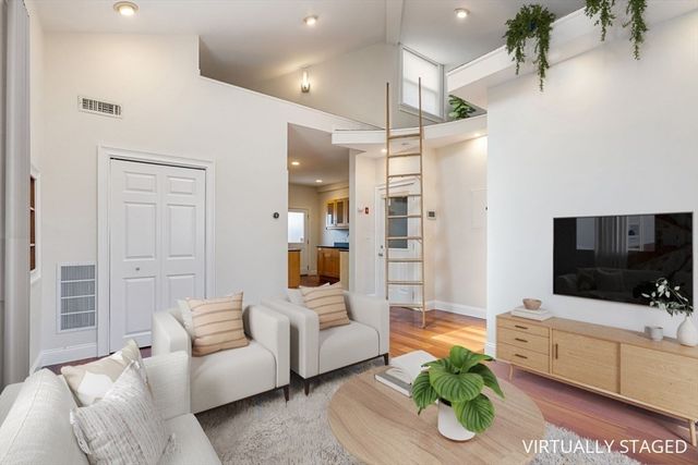 10 Beacon St 3, Chelsea, MA 02150