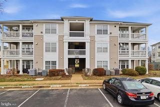 8091 LACY DR #203, Manassas, VA 20109