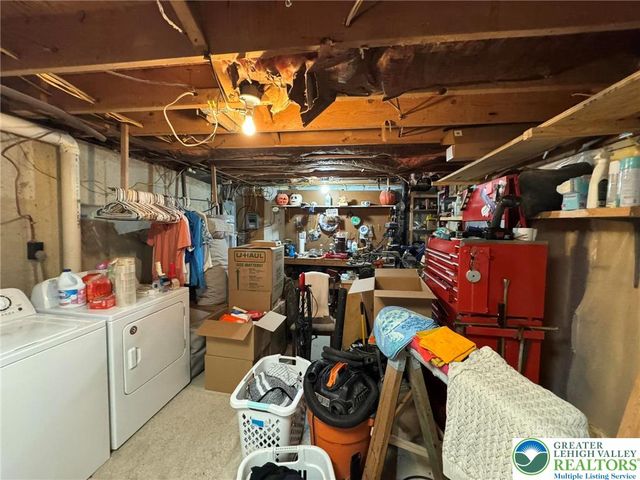 7 Madison Lane, Whitehall Twp, PA 18052
