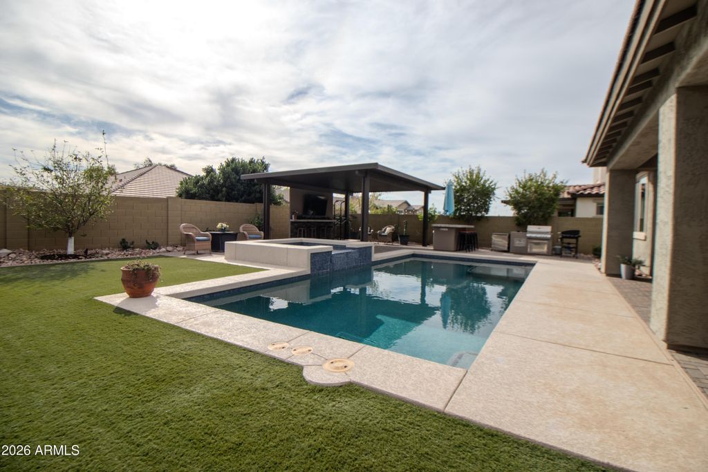 Image 4 of property listing at 2249 N ACACIA Way, Buckeye, AZ 85396