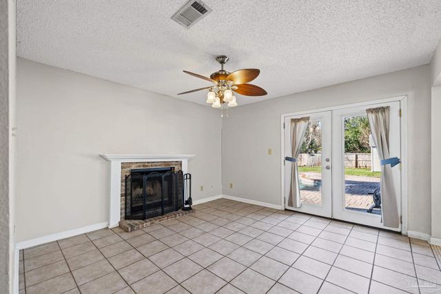 3230 Pins Ln, Gulf Breeze, FL 32563