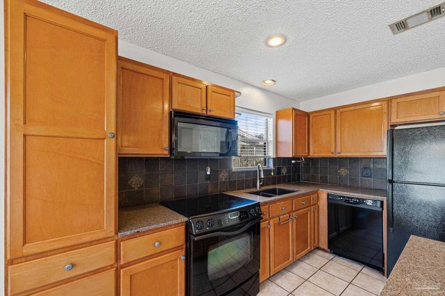 3230 Pins Ln, Gulf Breeze, FL 32563