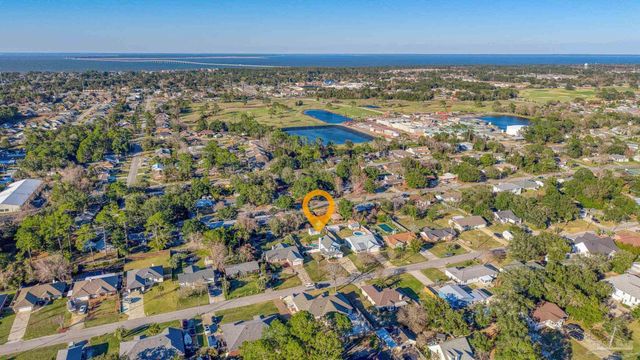 3230 Pins Ln, Gulf Breeze, FL 32563