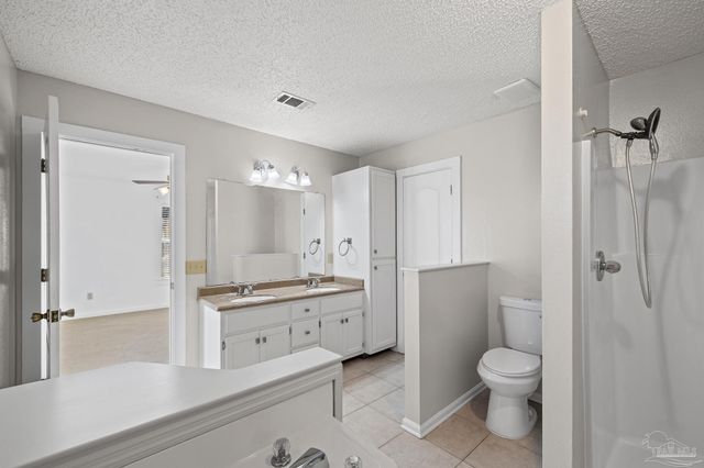 3230 Pins Ln, Gulf Breeze, FL 32563