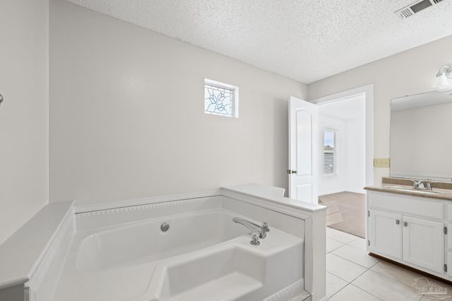 3230 Pins Ln, Gulf Breeze, FL 32563