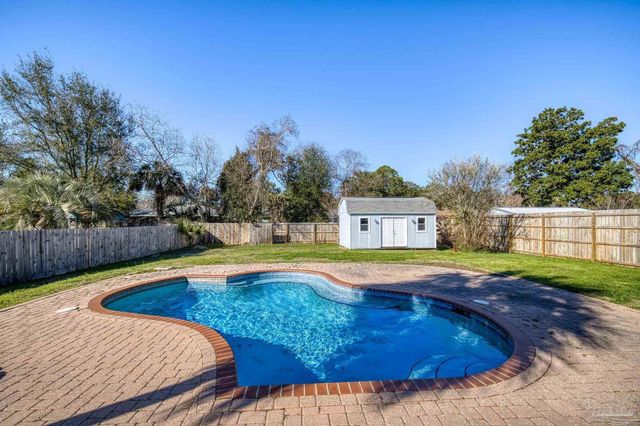3230 Pins Ln, Gulf Breeze, FL 32563
