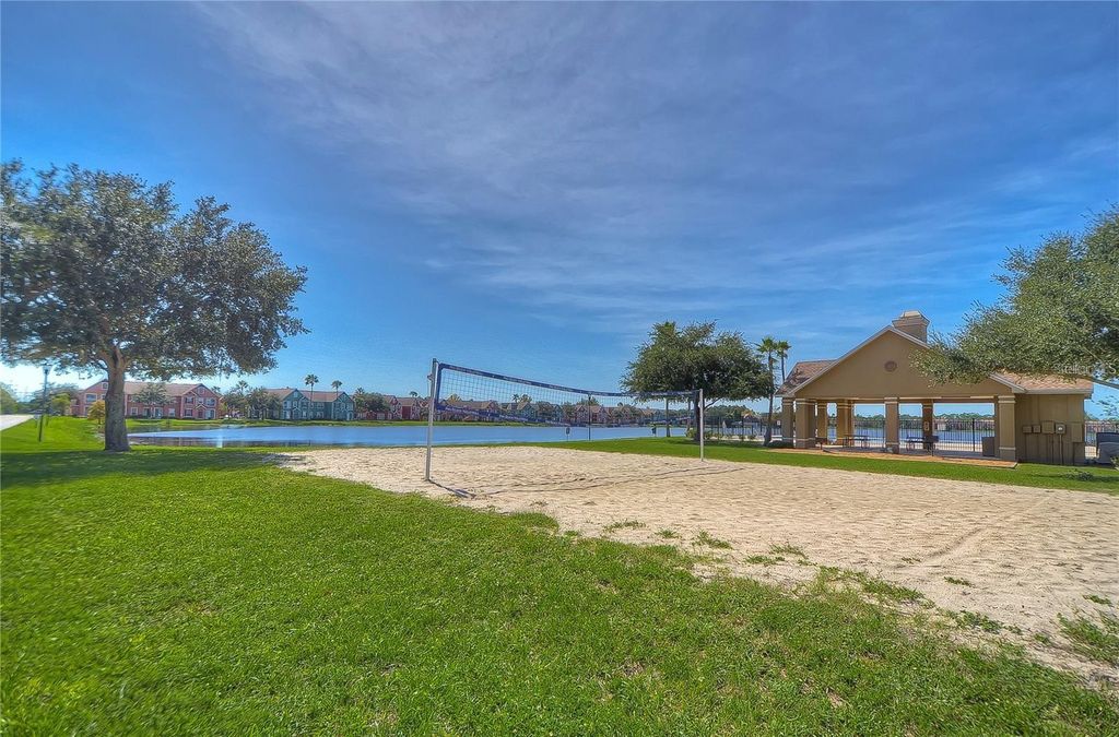 Image 33 of property listing at 9034 LAKE CHASE ISLAND WAY 9034, Tampa, FL 33626