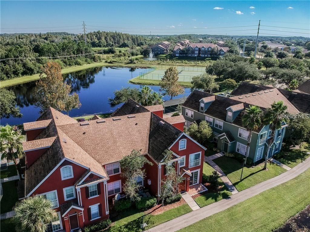 Image 8 of property listing at 9034 LAKE CHASE ISLAND WAY 9034, Tampa, FL 33626
