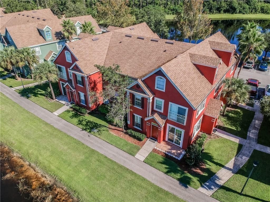 Image 9 of property listing at 9034 LAKE CHASE ISLAND WAY 9034, Tampa, FL 33626