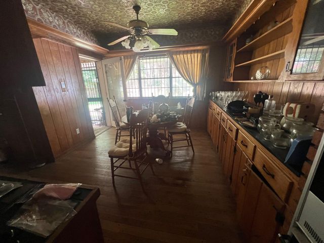 9302 Memorial Drive, Houston, TX 77024