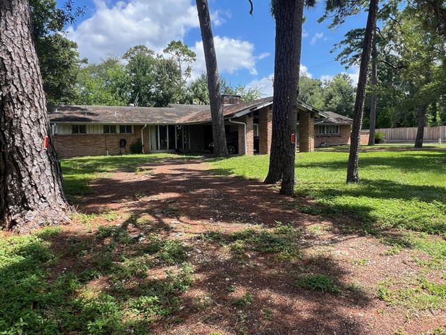 9302 Memorial Drive, Houston, TX 77024